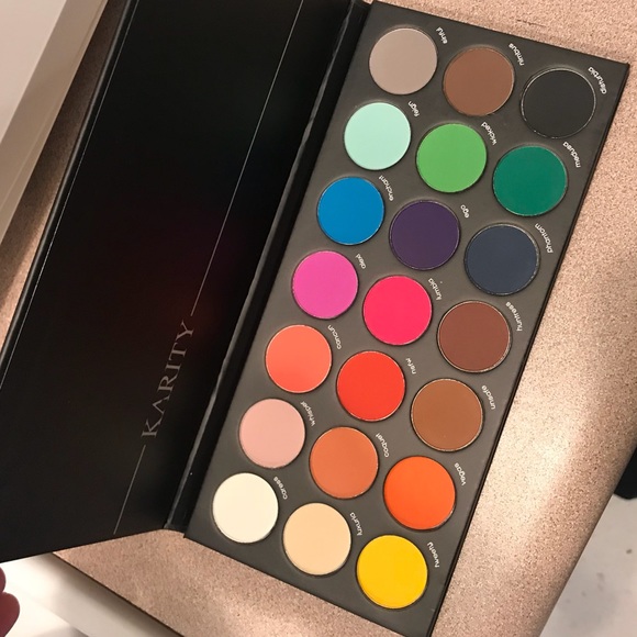 Karity eyeshadow palette - Picture 3 of 3